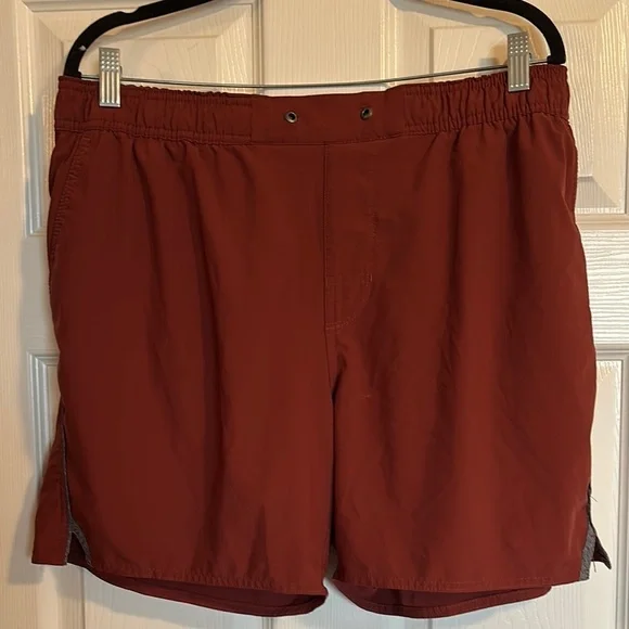 Vuori Trail men’s red lined 5” inseam athletic shorts size XL - Picture 1 of 11